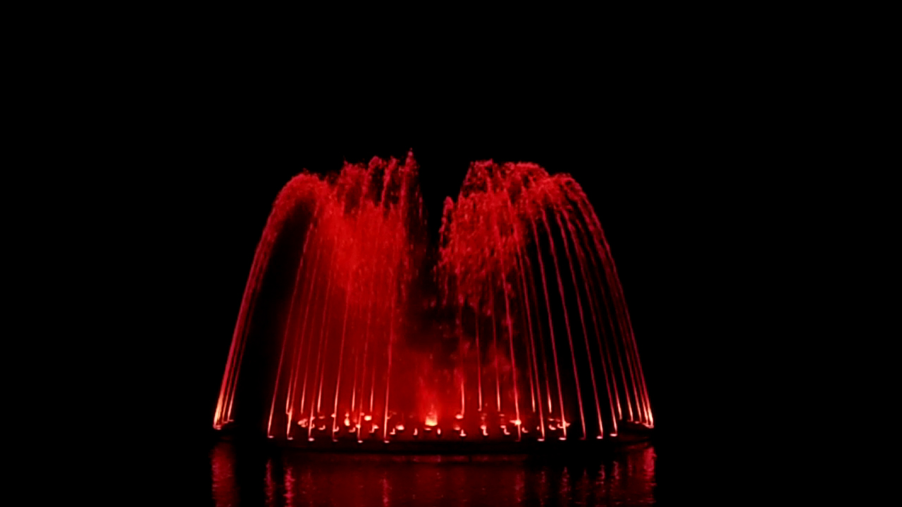 广西梧州外滩一号湖中喷泉